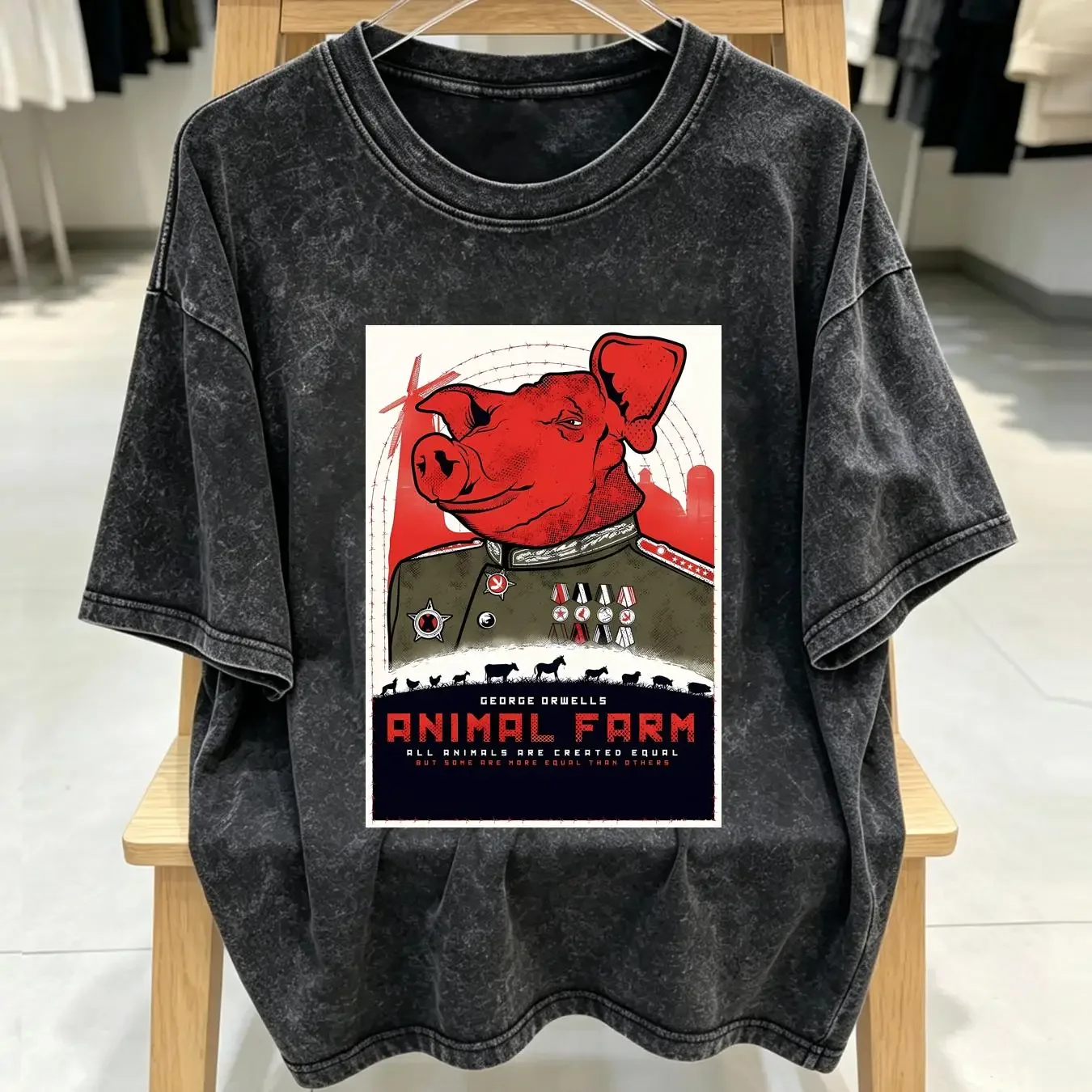 T-shirt lavé Animal Farm George Orwell 1984 Some are More Equal vintage, lavé, doux, unisexe, respirant, légèrement extensible