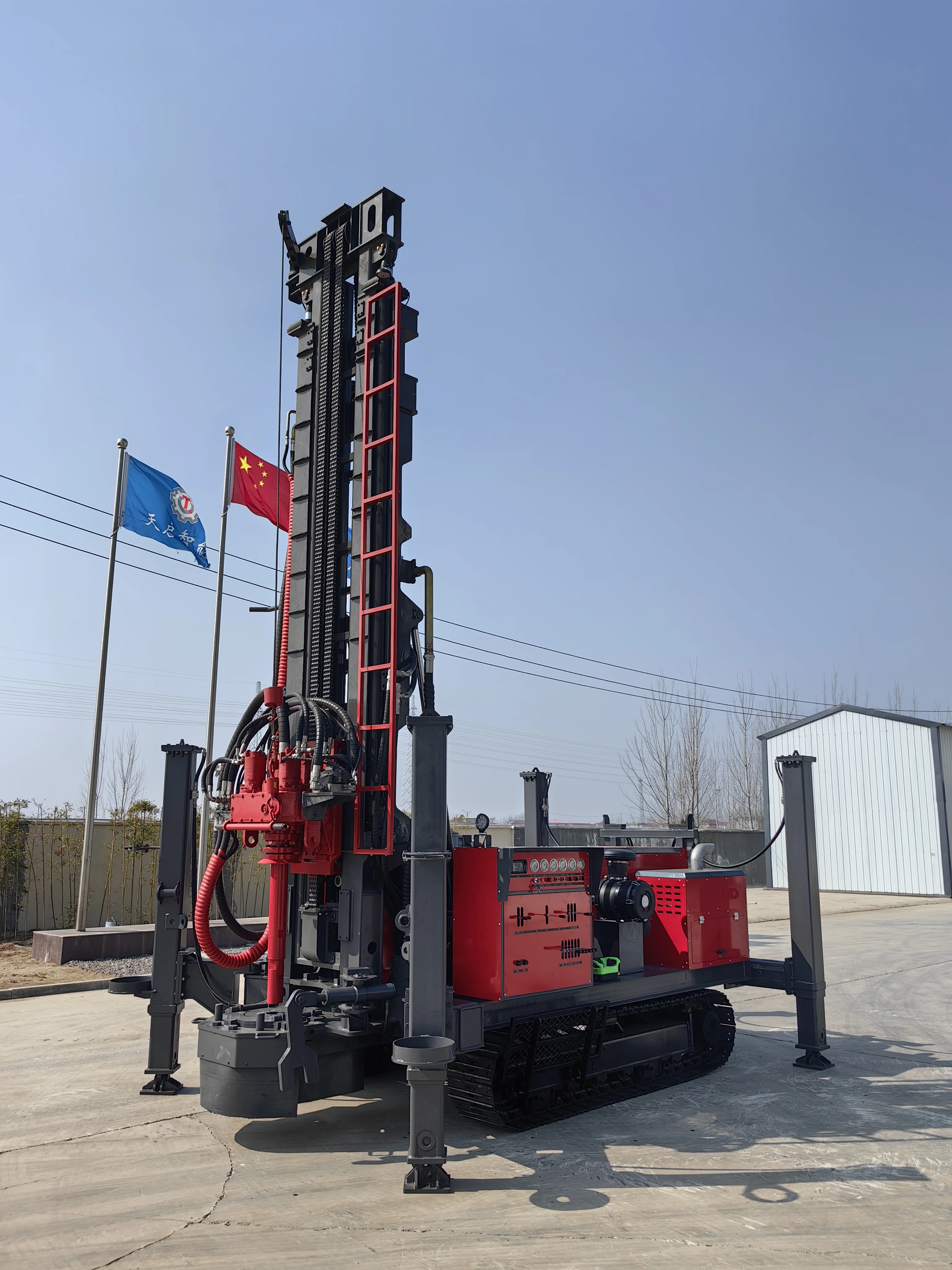 Fully Hydraulic Water Well Drilling Rig Large-Diameter Crawler Drilling Rig 200m Portable Hydraulic Boring Machine for Farm