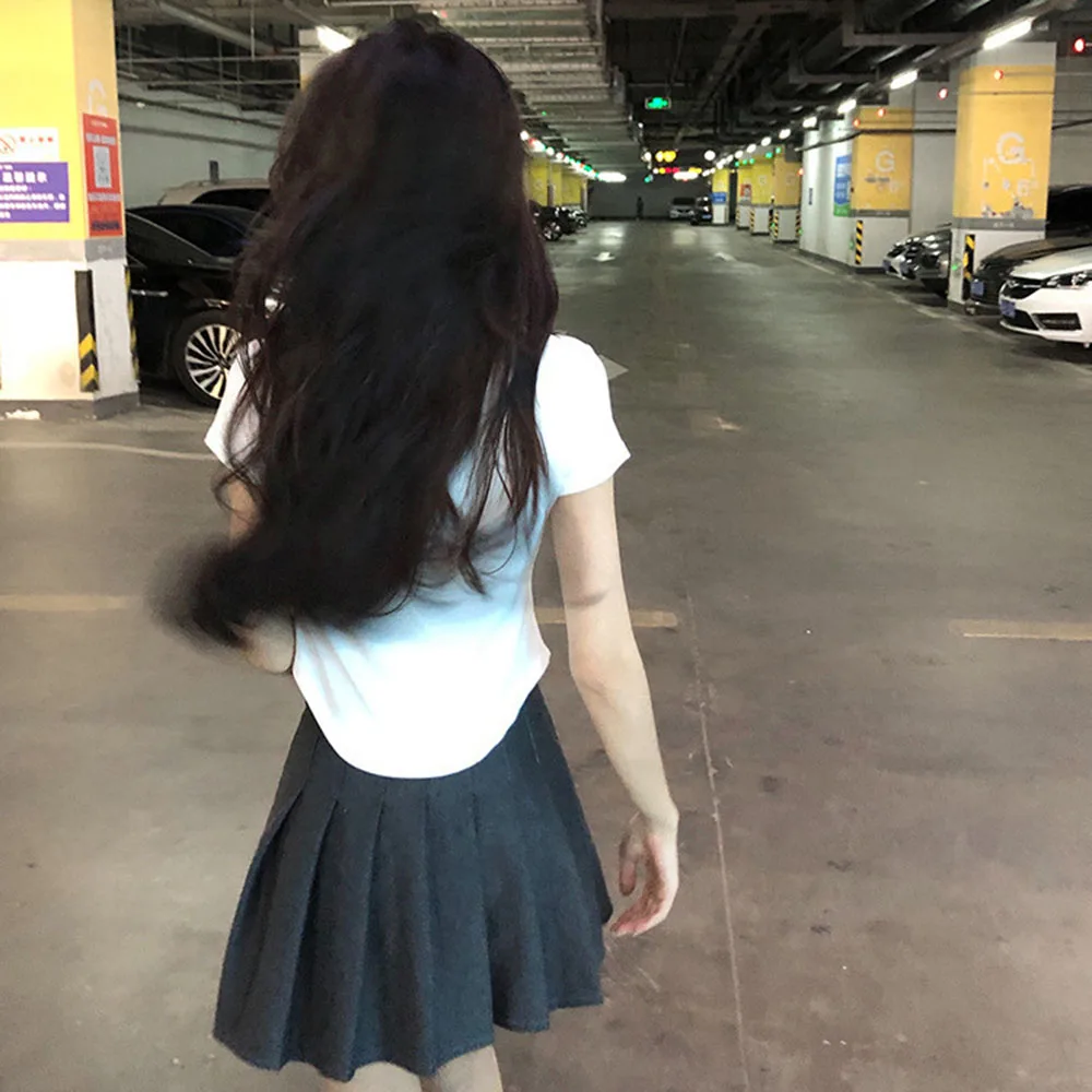 Camisetas de manga corta con cuello en V para mujer, Top Sexy blanco y negro, Camiseta básica Y2K, ropa de estilo coreano para mujer 2024