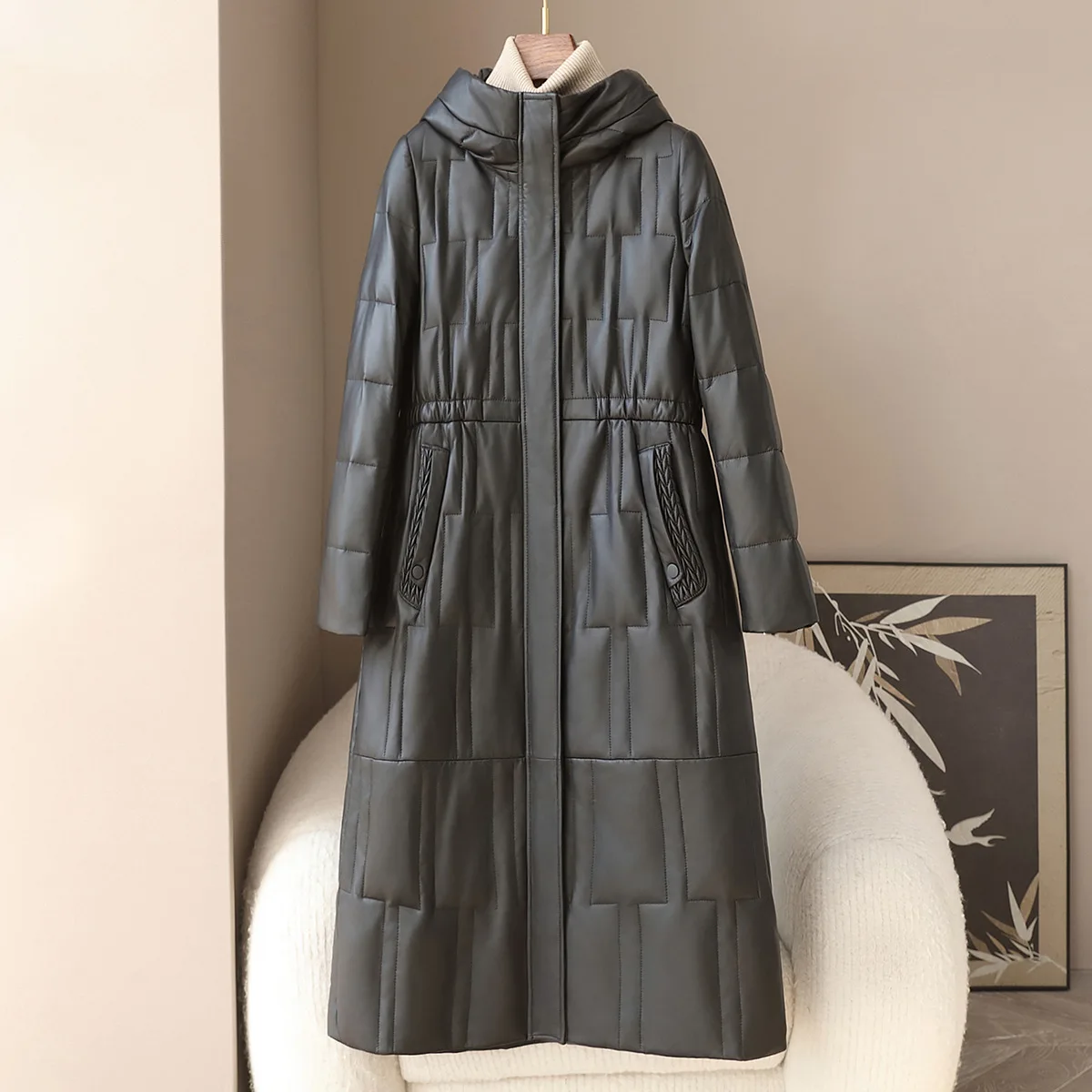 

100% Sheepskin Hooded Goose Down Parka 2025 Fashionable Women's Warm Temperament Genuine Leather Coat