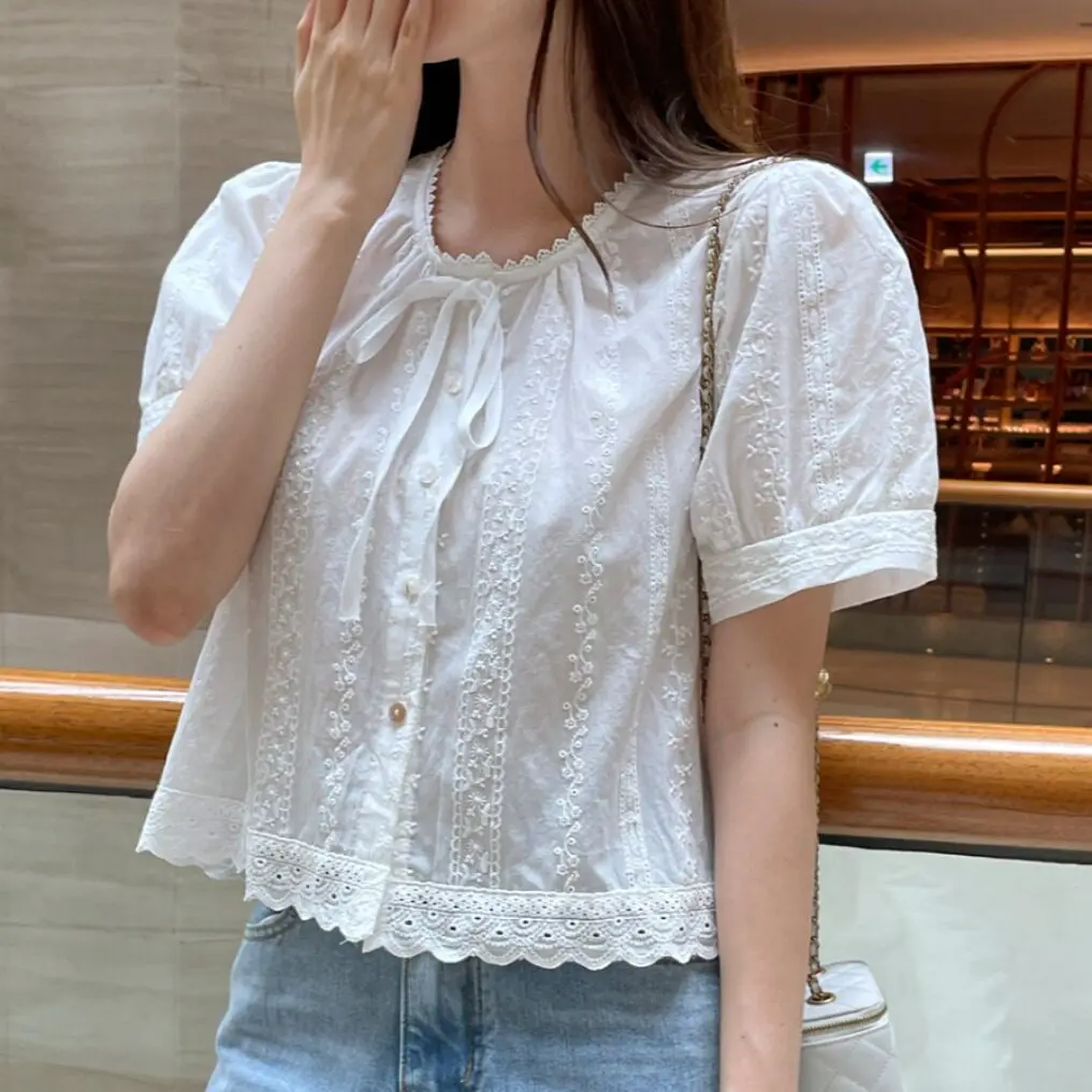 

Elegant Pure Cotton Short Sleeve Embroidered Shirt Women's Fashionable Casual Style Button up Top Dongda Gate Ladies' Wear