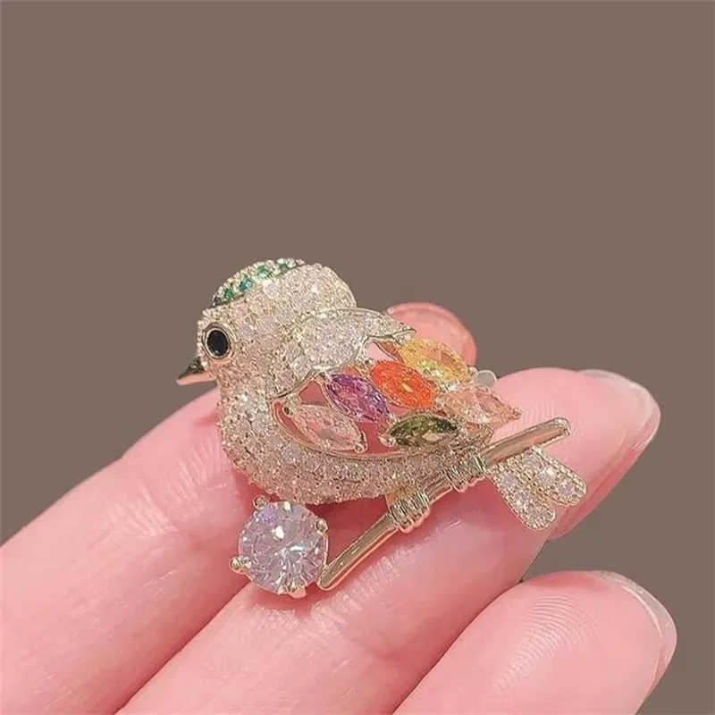 Exquisite Bird Owl Brooches for Women Men Fashion Parrot Swallow Animal Pin Office Party Casual Accessory Jewelry Gift 2024