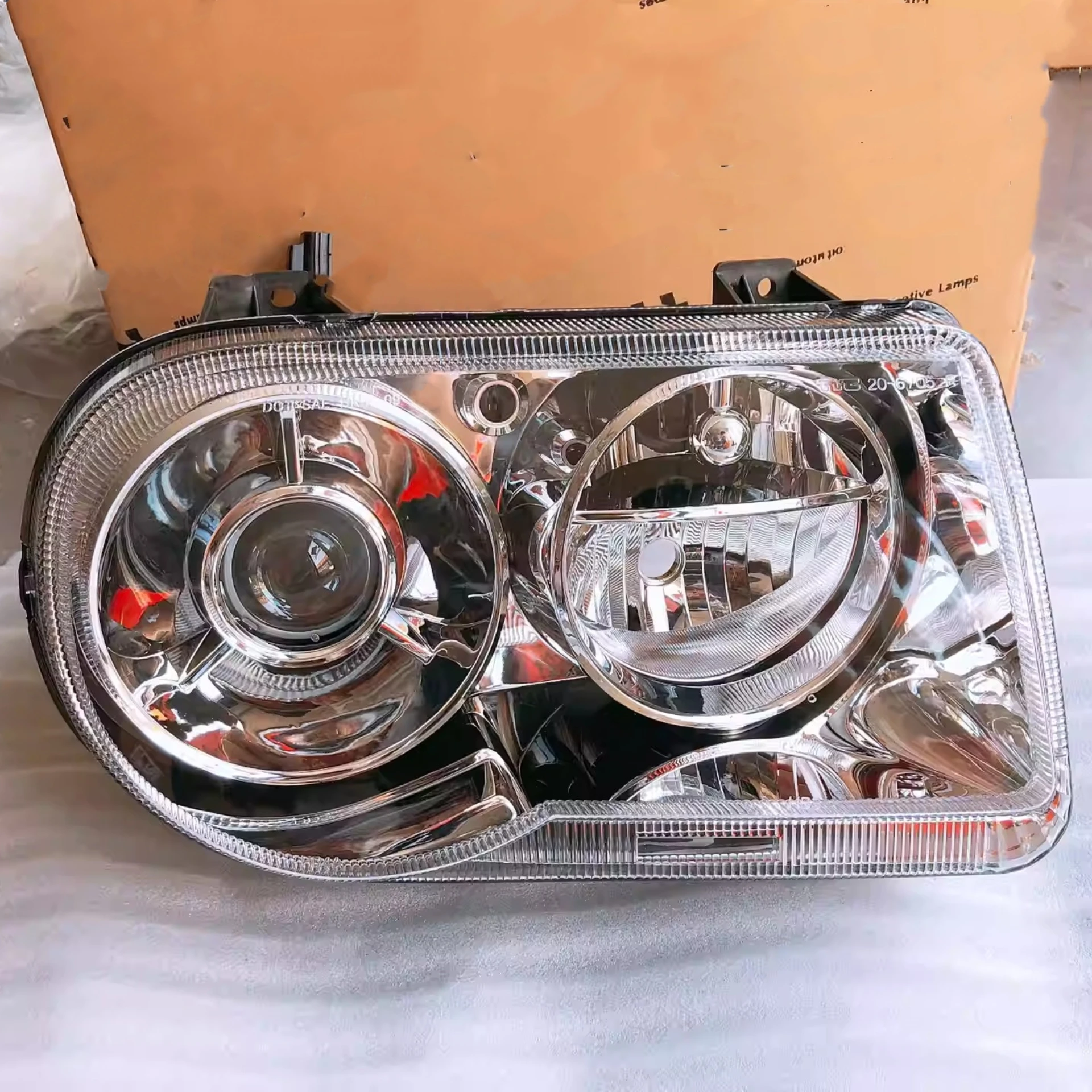 

Front Headlight Assembly for Chrysler 300C Daytime Running Light Turn Signal Car Accessories