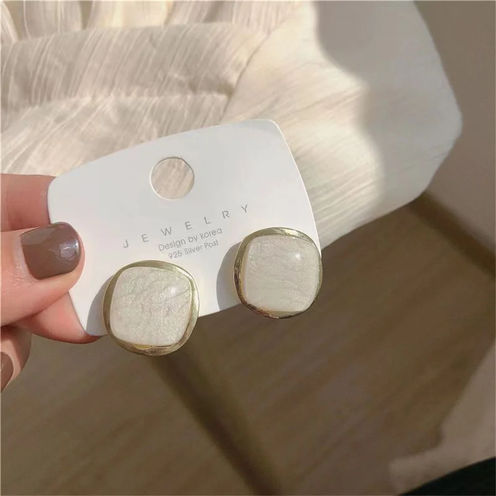 Vintage Charm Milky Marble Texture Geometric Stud Earrings For Women Elegant Classic Rhinestone Ladies Earrings Jewelry Gifts