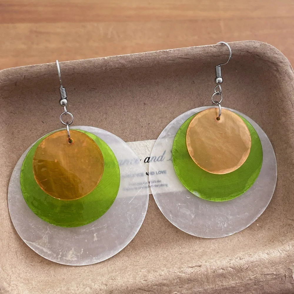 

Vintage Unique Colored Shell Spliced Drop Earrings Fashion Niche Light Luxury Versatile Exaggerated Vacation Style Ear Jewelry