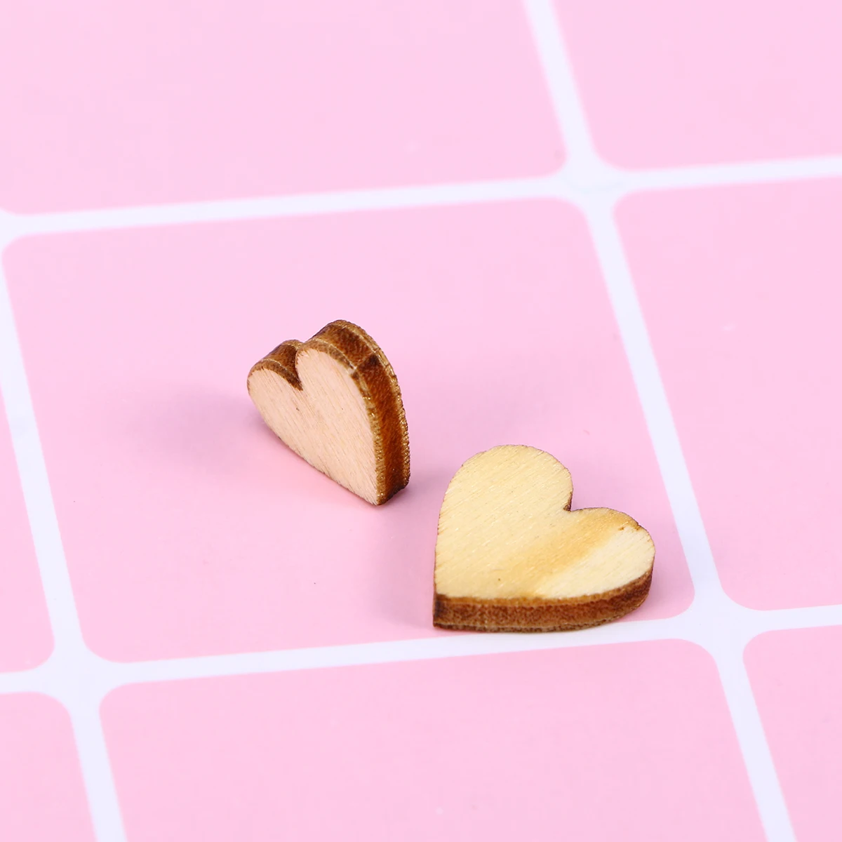 

200Pcs Wooden Heart Buttons Natural Handmade DIY Crafts Sewing Scrapbooking Clothes Jewelry Heart Shaped Wooden Buttons