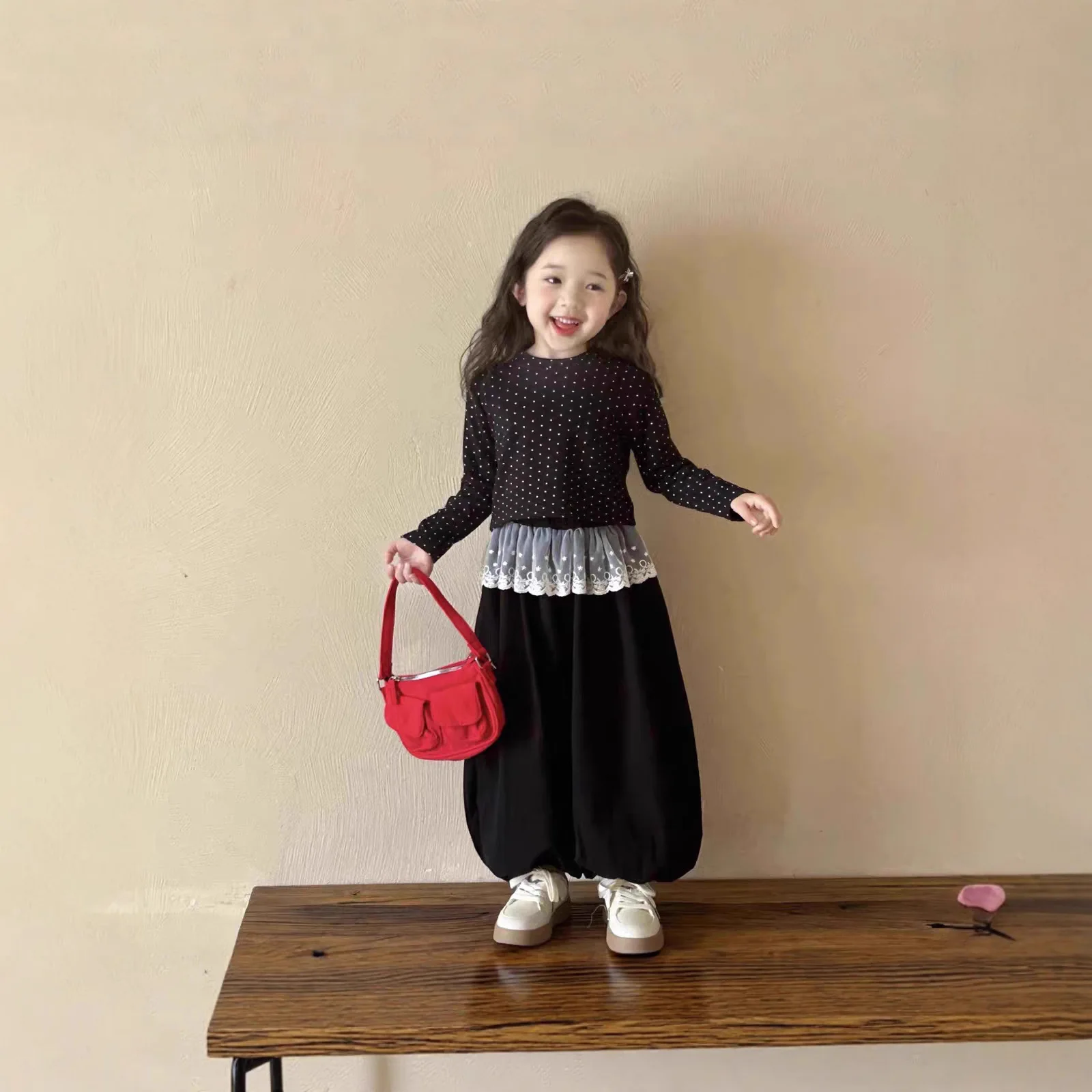 New Girls' Polka Dot & Lace Two-Piece Set Trendy Baby Autumn Outfit with Ruffle Hem Top & Wide Leg  Boho Chic Style