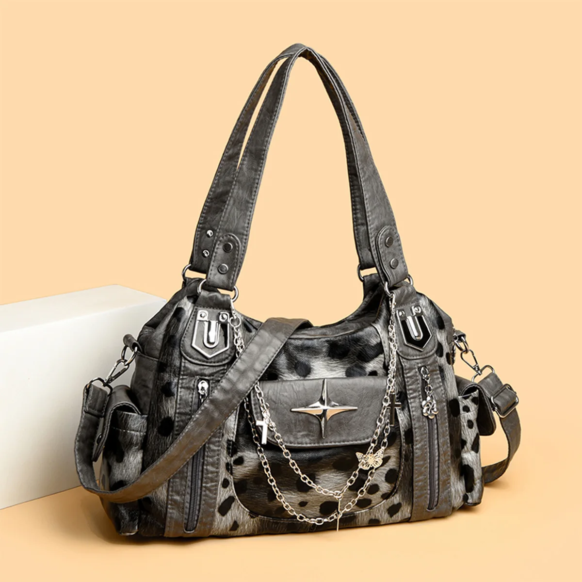 

Retro Punk Women Crossbody Bag Metal Chain Multi Pocket Large Capacity PU Adjustable Strap Shoulder Bag for Commute Shopping