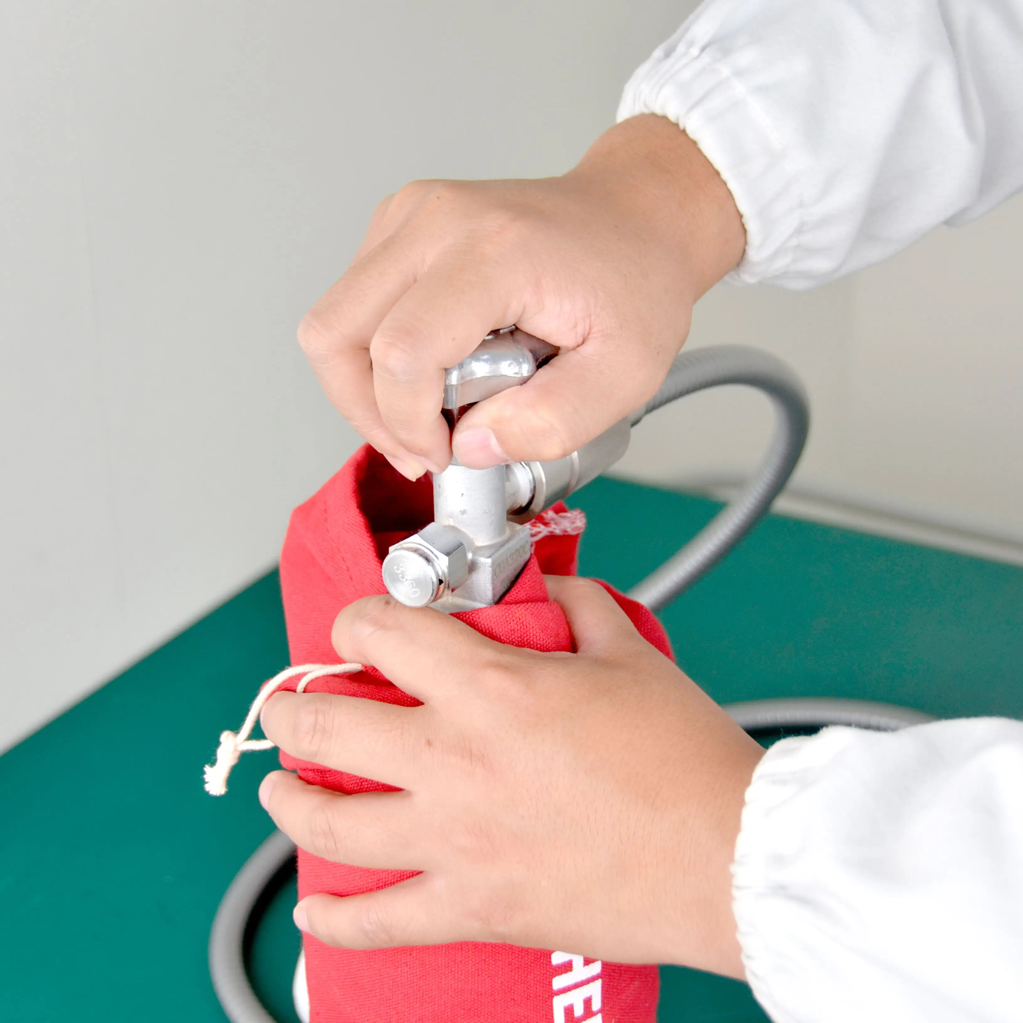 Top Selling Co2 Cryotherapy Professional Rapid Cooling Compressed Air Vacuum Cavitation Cryo Therapy