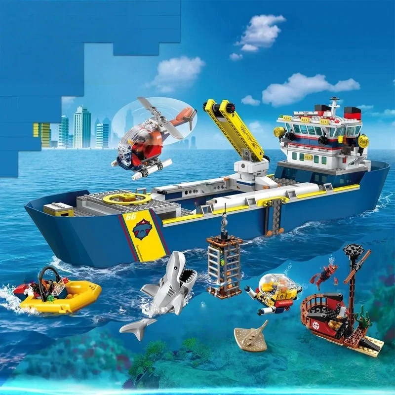 

2025 new 745PCS city adventure giant ship ocean ship assembly toy children's birthday boy gift desktop decoration