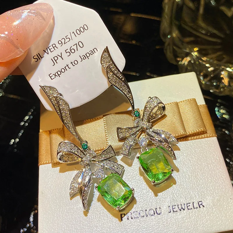

Exquisite Flower Long Temperament Luxury Fashion Earrings