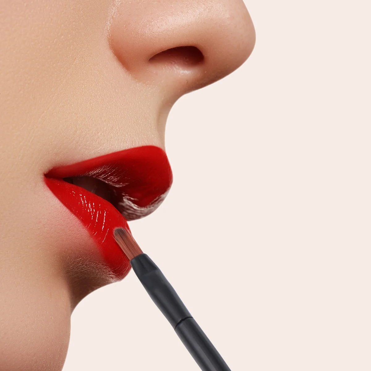50 قطعة فرشاة الشفاه القابل للتصرف المحمولة ماكياج أداة أحمر الشفاه قضيب متعدد الوظائف شريط بلاستيكي للسفر عينيه المخفي