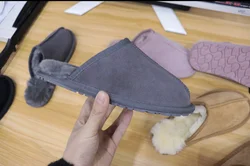 Zapatillas de casa esponjosas para adultos, estilo famoso, cómodo, marca de diseñador de lujo, tacón plano para invierno con caja de zapatos