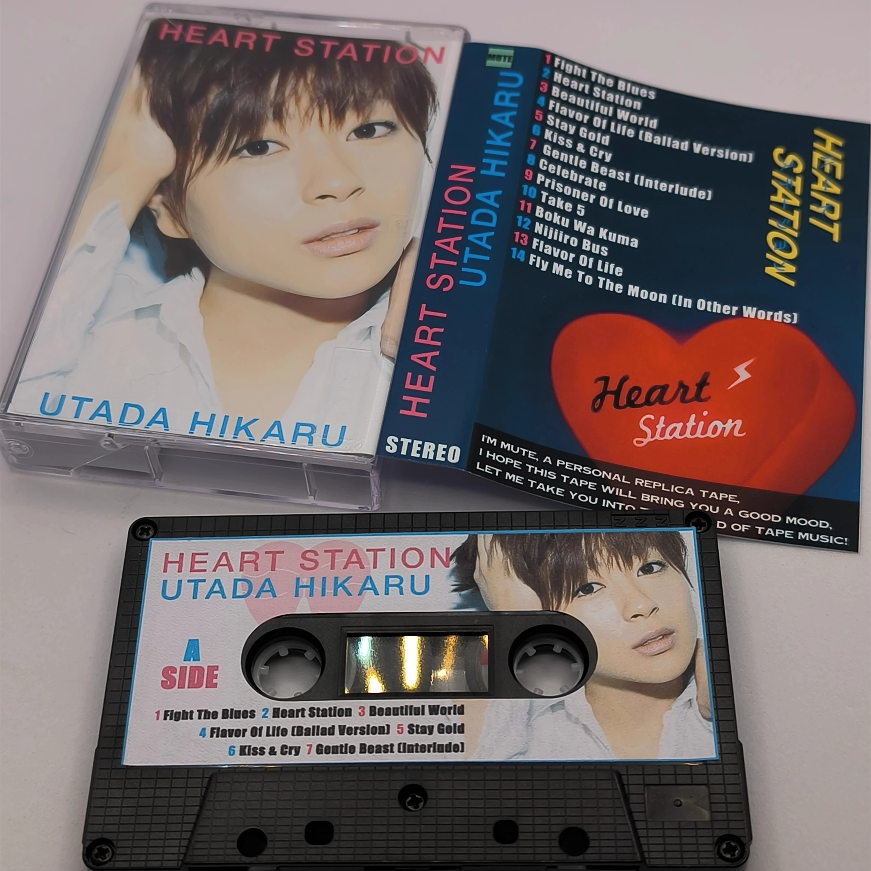 

Музыкальная лента Pop Utada Hikaru, альбом СЕРДЦЕСТАНА, кассета Beautiful World, косплей-рекордер Walkman, автомобильный саундтрек, коробка для вечеринки, музыка