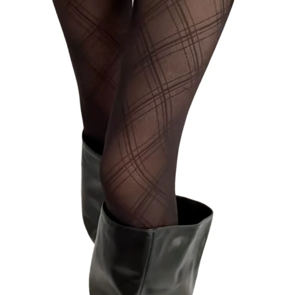Women's Spring Autumn Thin Black Silk Diamond Grid Tights Beautiful Leg Black Silk Fishing Net Tights Pantyhose