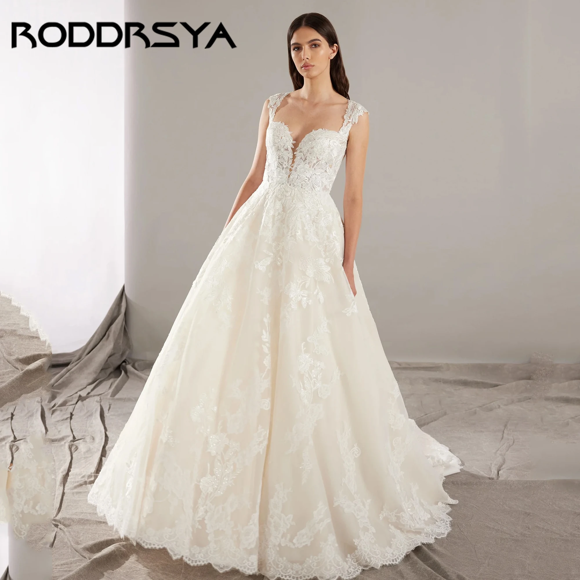 

Princess Sweetheart Sleeveless Sexy Bridal Dress Lace Applique Wedding Dresses Luxury Vestido De Noiva Marriage 2025 Customized