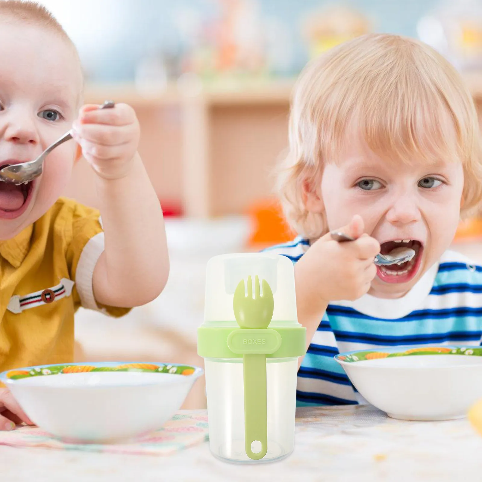 

Reusable Portable Double Layer Oatmeal Cup Lid Spoon Yogurt Cereal Container Leakproof Design for Kids Breakfast Snack