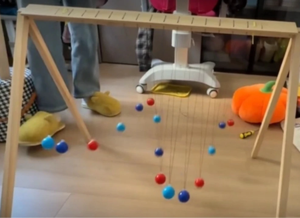 Multi-Ball Physics Swing Device Educational Science Teaching Tool with Decorative Function