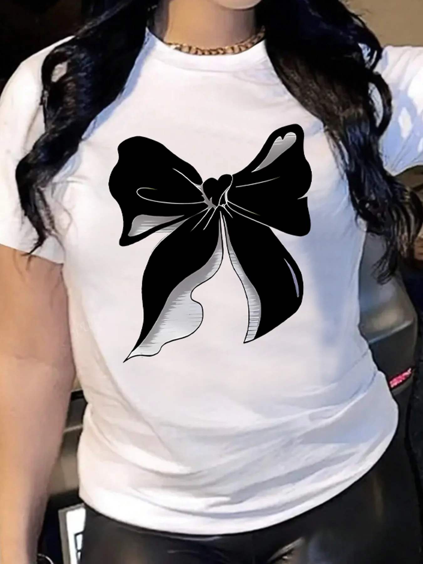 

Black bow tie Plus size women's round neck short sleeve T-shirt with elastic half sleeves and trendy prints