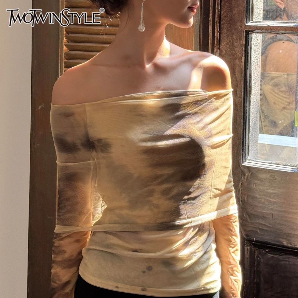 Twotwinstyle hit cor emendado dobras t camisa feminina slash neck manga longa emagrecimento férias design camisetas femininas moda nova