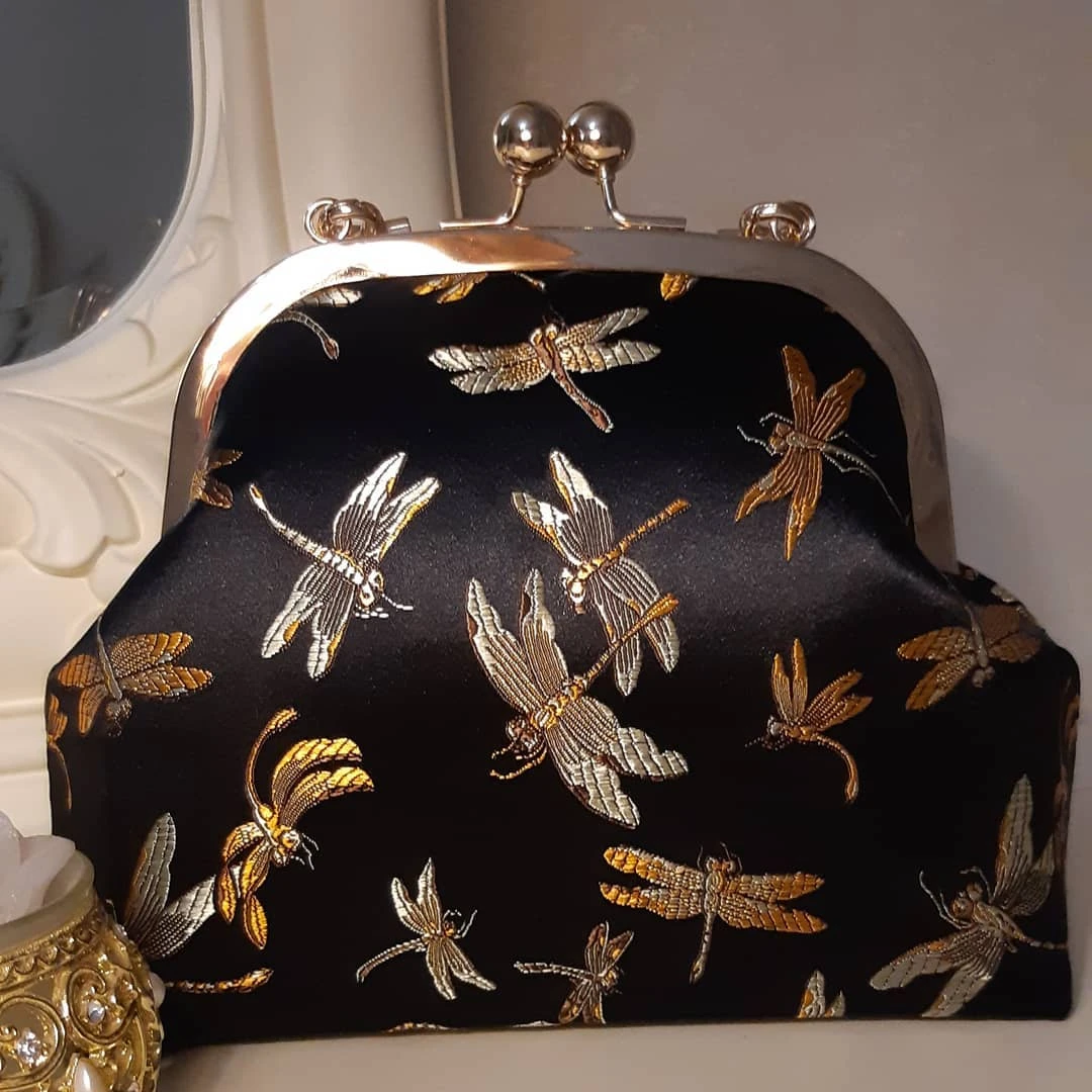 Lost in Vintage Dragonfly Feathers Coin Bag Design Brocade Fabric BClutch Gold Kiss Lock Clasp with Tassel Pendant Wedding Bag