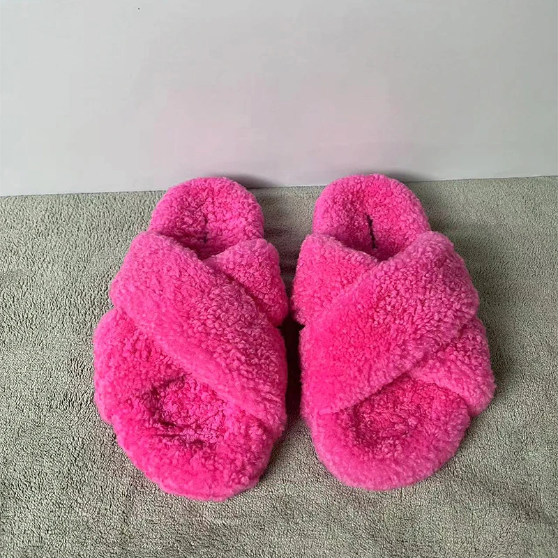 

2025 Slippers Women Women Indoor Slippers Plush Fluffy Slides Casual House Shoes Luxury Female Furry Slippers Slippers Kids