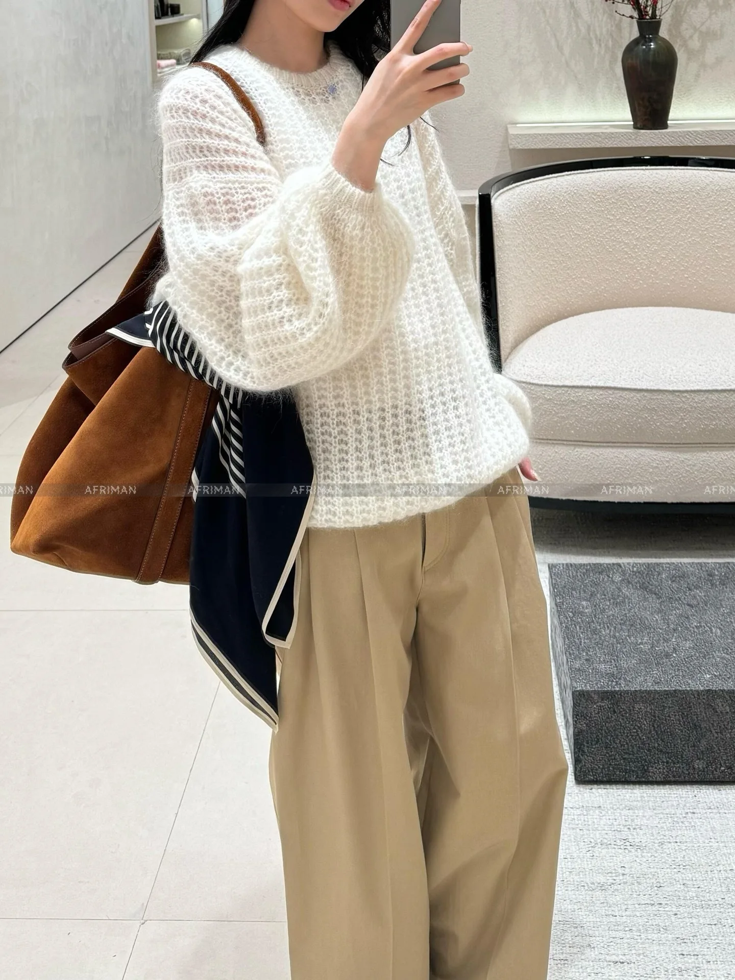 Damski ażurowy sweter z miękkiego moheru, luźny krój