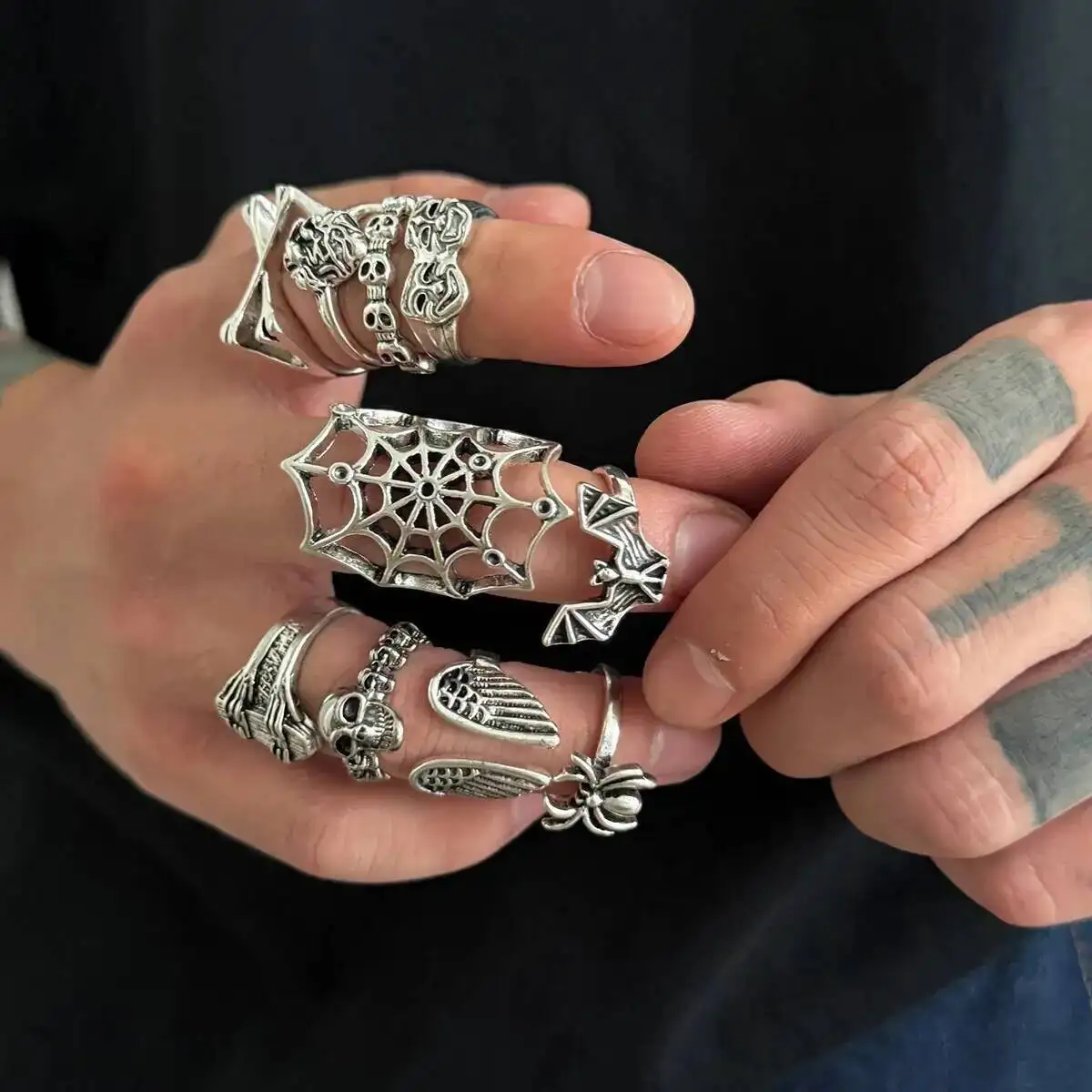 

SHIXIN 10Pcs New Goth Skull Spider Web Bat Ring for Men Punk Spider Skeleton Cross Knuckle Rings Set Halloween Jewelry Accessory