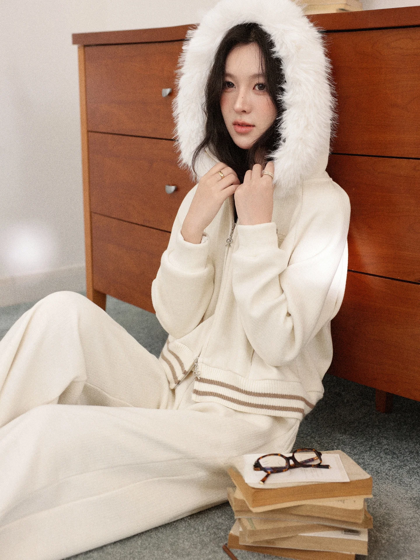 

Теплая вязаная толстовка женская осенне-зимняя, приталенная, на молнии, светло-бежевая, с эффектом премиум-класса, бренд Deer towards South