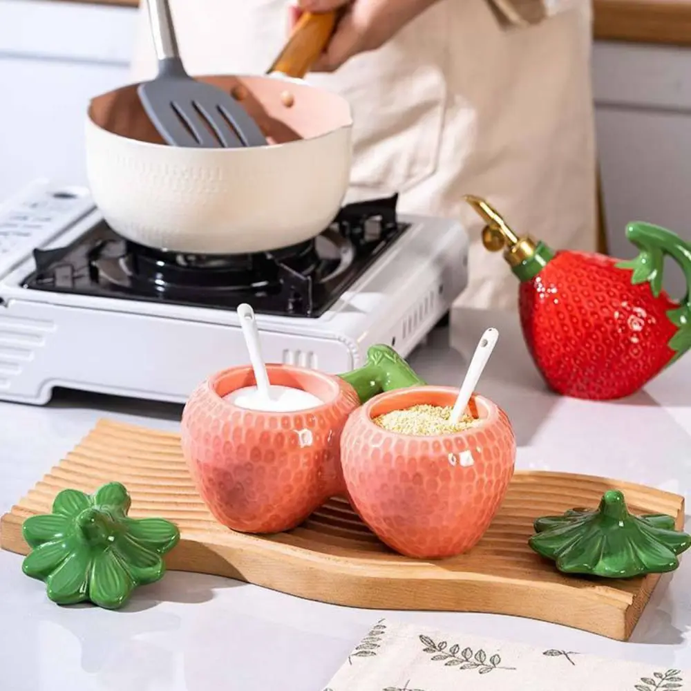 

Household Ceramic Strawberry Seasoning Jar Cartoon Japanese Style Spice Jar with Lid Condiment Can Sugar