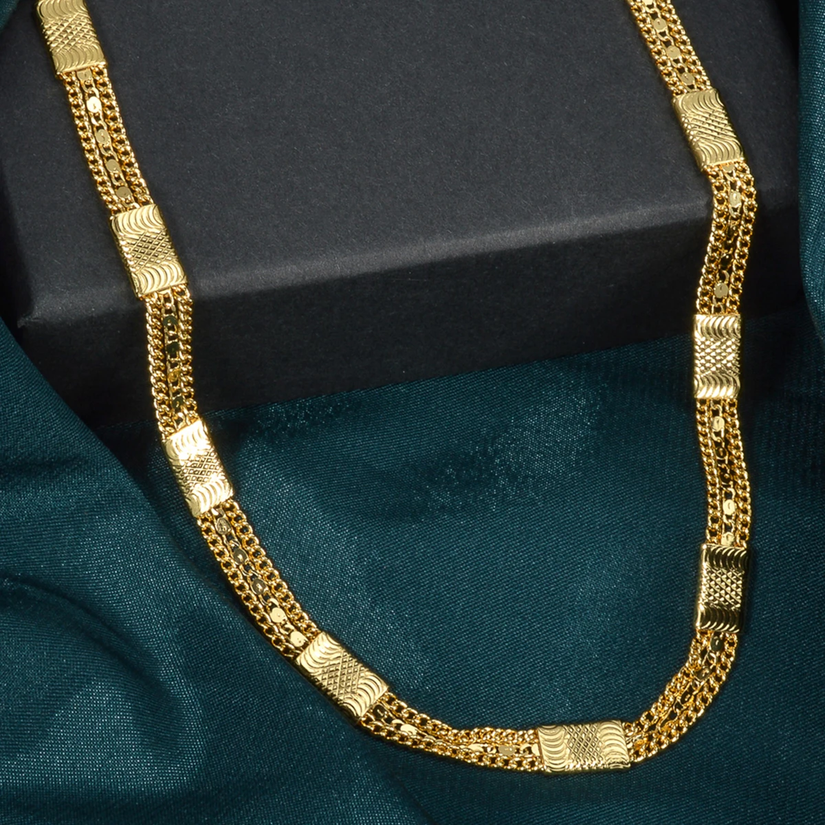 Sunny Fashion Italy 750 18K Gold Plated Geometric Necklace for Men and Women Hip Hop Rock Jewelry Accessories Gift