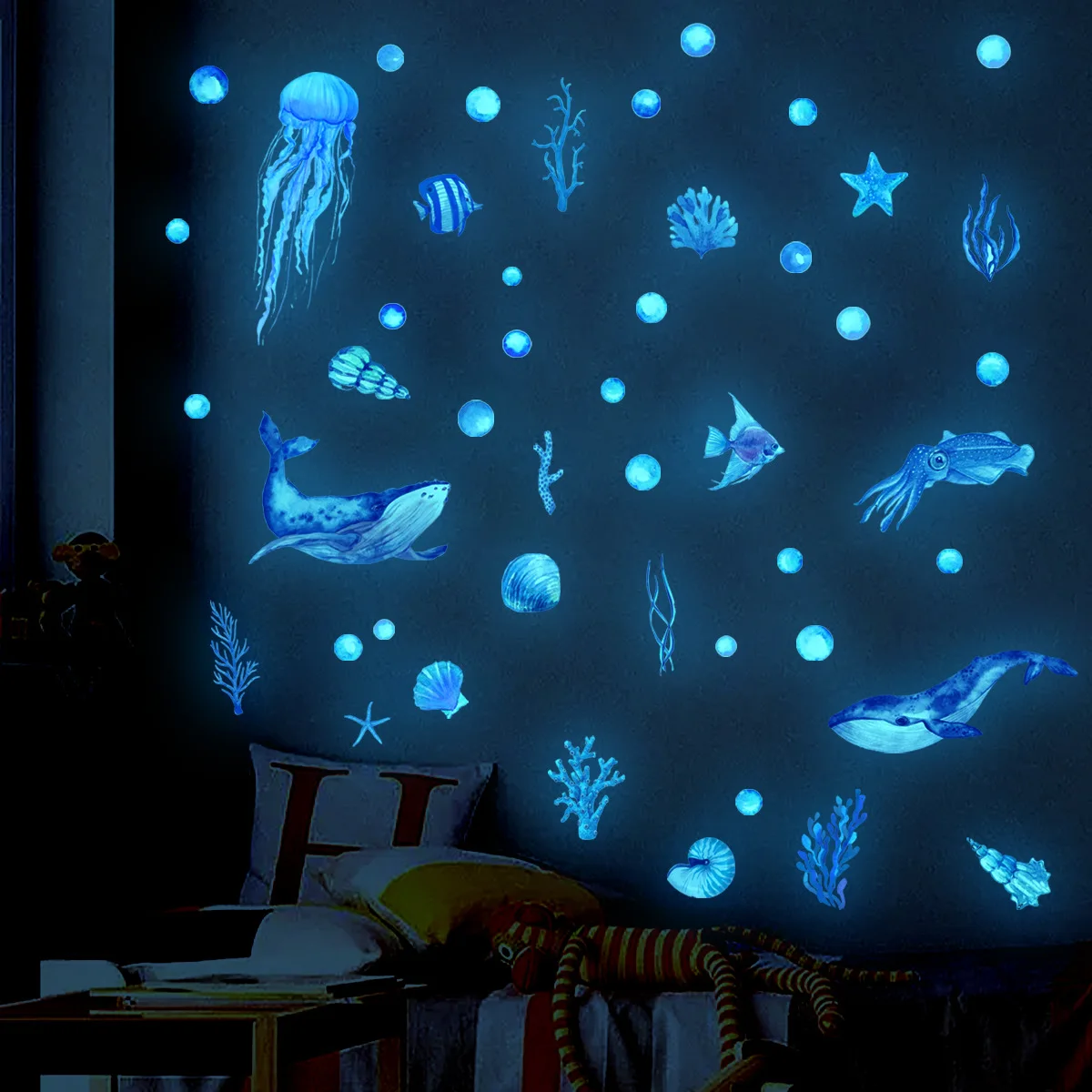 1 Set of Detachable Daterproof Self-adhesive Marine Animal Blue Luminous Wall Stickers Children\'s Room Decoration