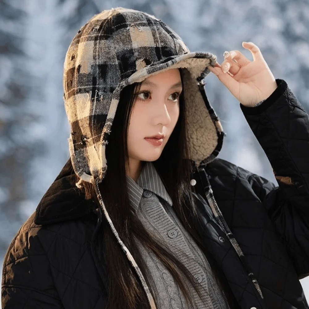

Fashion Ripped Design Lei Feng Hat Plaid Pattern Lace-up Bomber Hats Warm Fleece Ear Protector Hat Men Women