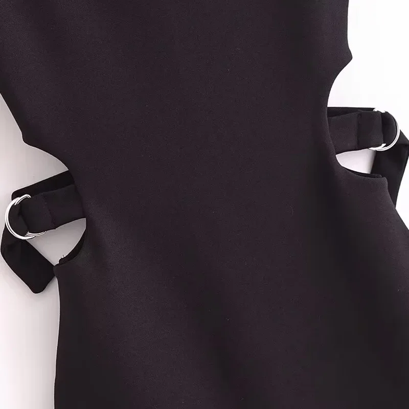 TRAFBlack فساتين قصيرة النساء 2024 فستان نسائي بلا أكمام قطع حزام Vestidos صغيرة س الرقبة فستان جديد فساتين حريمي عادية