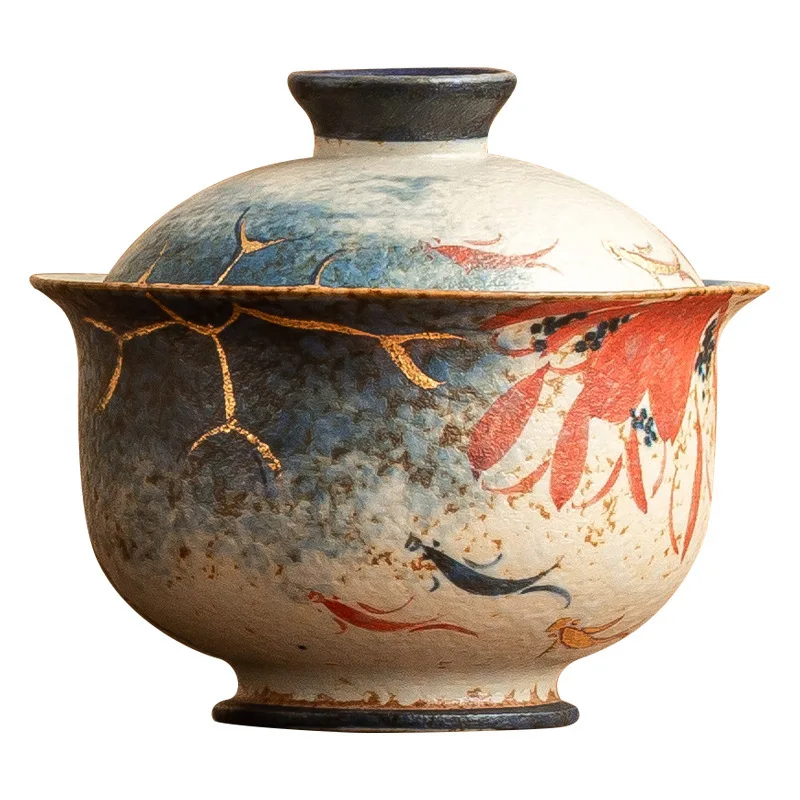 كوب شاي بغطاء أحمر من حجر النار باللونين الأزرق والأبيض مع تصميم ذهبي لوتس وكوي على شكل سمكة، وعاء شاي بغطاء، كونغ من السيراميك