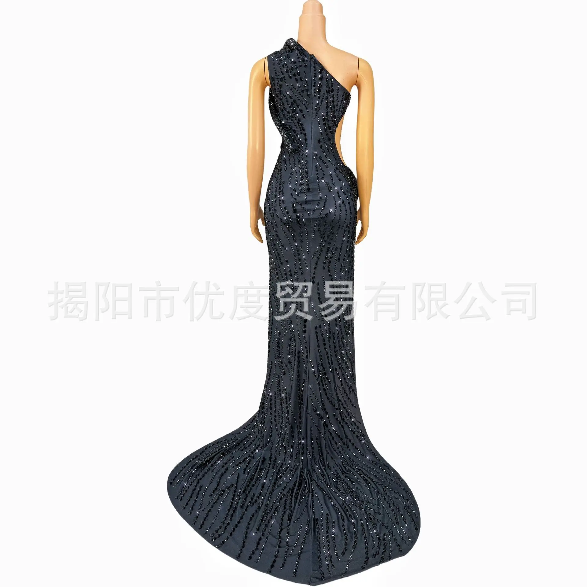 2026 Design Sense-vestido de malla con cola oscilante y cintura de un solo hombro, vestido de diamantes de imitación para banquete, bebida, actuación de fiesta, seda negra