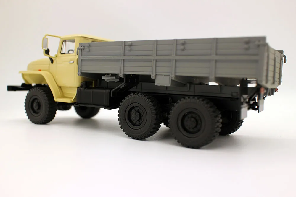 NEW 1 43 Scale URAL 43202-31 Truck by EAC AUTOHISTORY Diecast model for collection gift