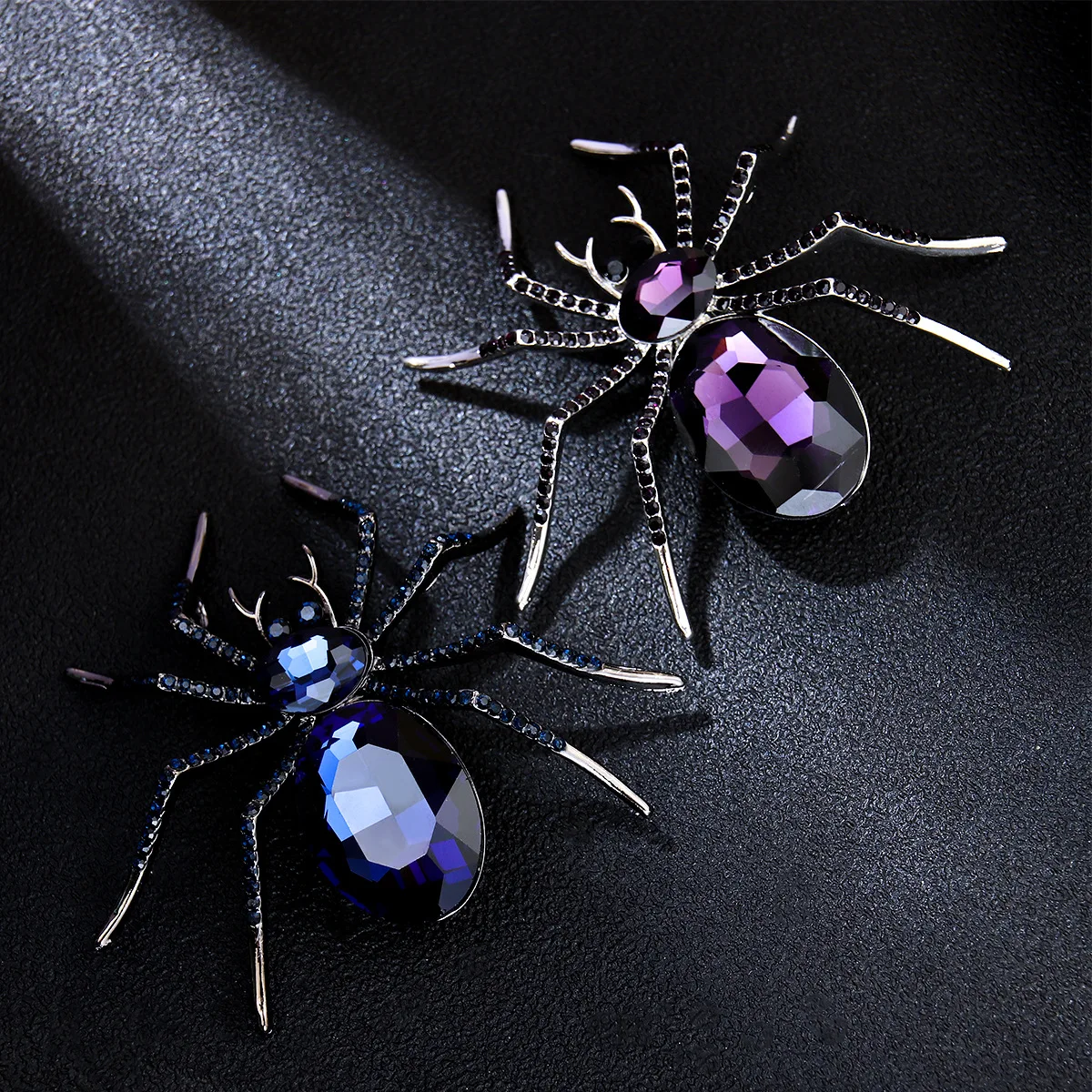 

Хэллоуин трансграничный новый нишевый паук брошь насекомое ретро грудь цветок костюм пальто аксессуары