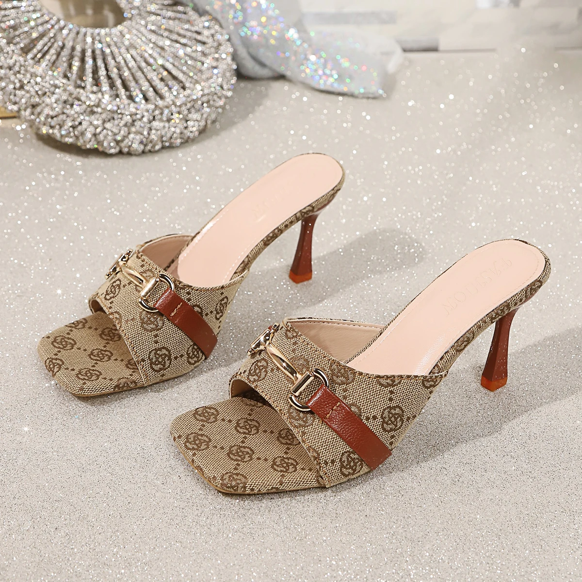 

2026 Summer New Plus-Size Fashion One-Strap High Heel Mules