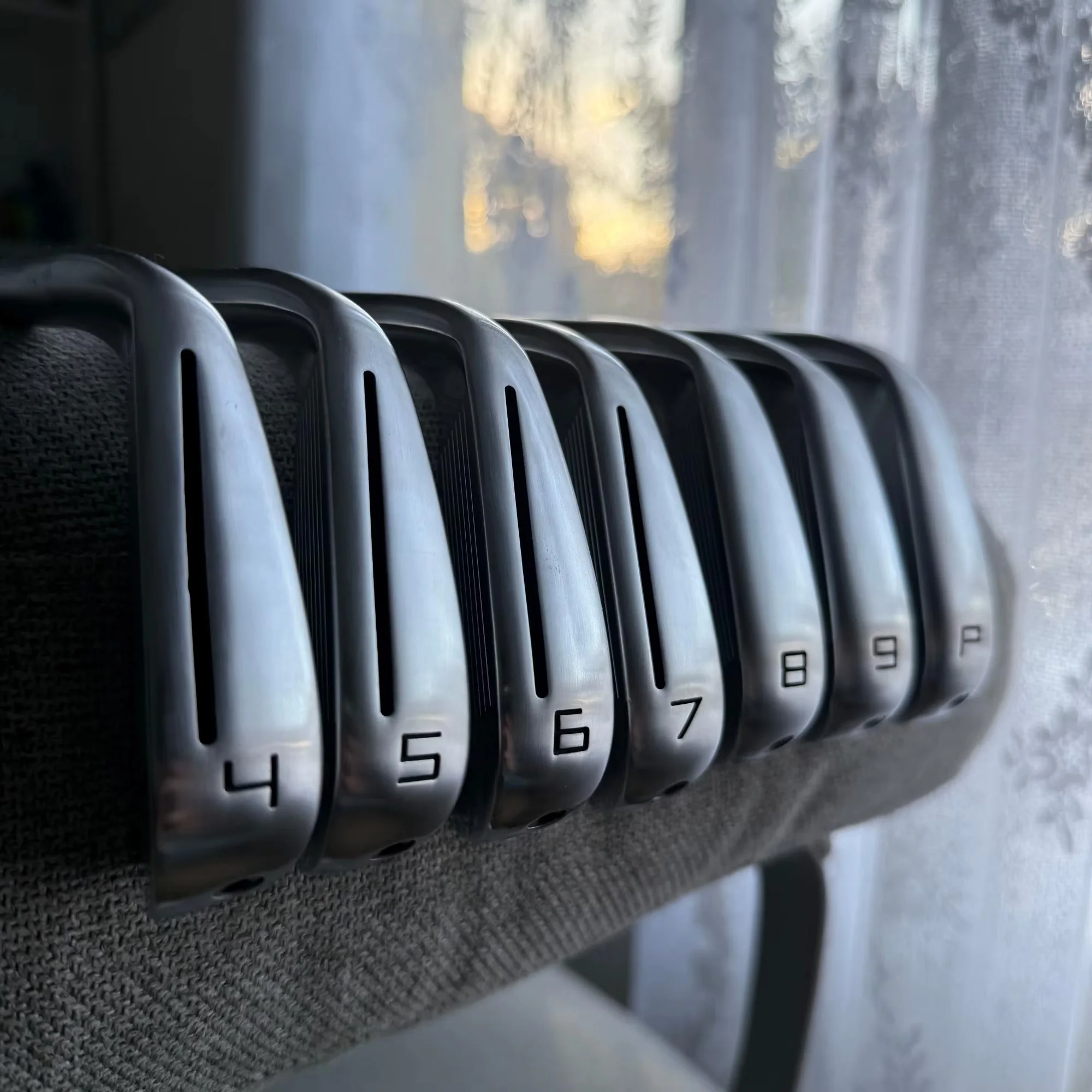 

STLF 7PCS High Quality Golf Clubs Irons Set 4-P R/S Graphite/Steel Shafts Headcovers