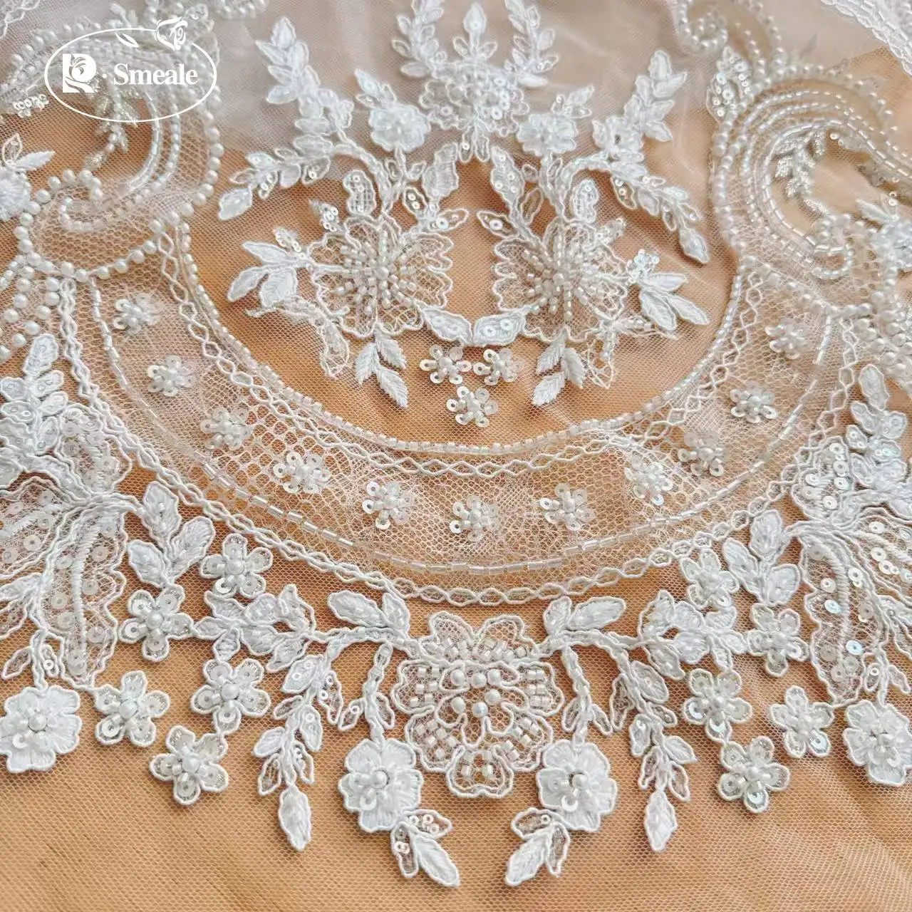 Europäischer Luxus-Stil Hochzeitskleid mit Seil-Stickerei, Perlen und Pailletten, Fortschrittliche Maßanfertigung, 3D Brautspitzenstoff – Detail 6