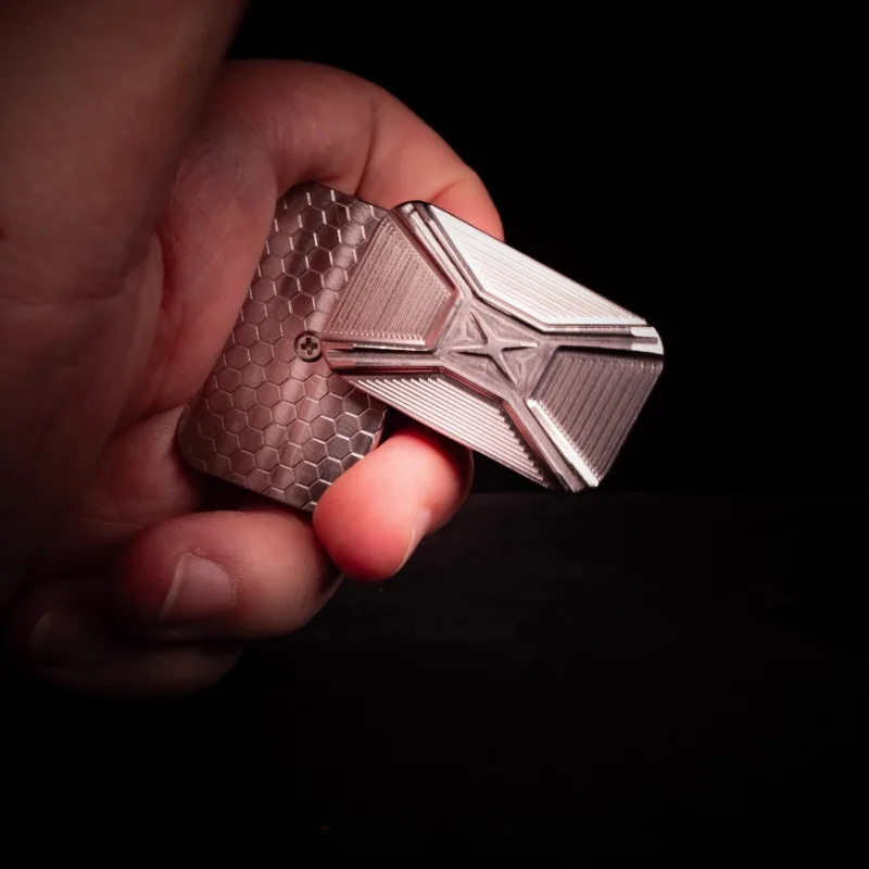 

X2 Titanium Alloy Infinite Mechanical Magnetic Zirconium Titanium Horse Metal Fingertip Push Card Decompression Desktop Toy