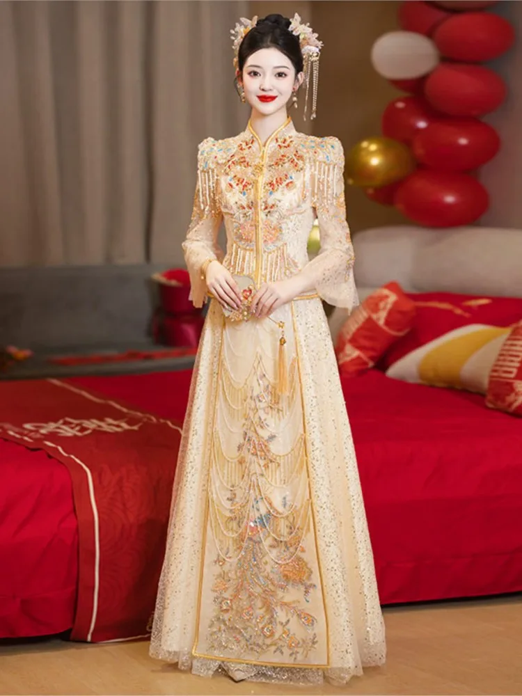 Simple and elegant champagne-colored wedding dress Chinese-style attire for brides dragon phoenix gowns