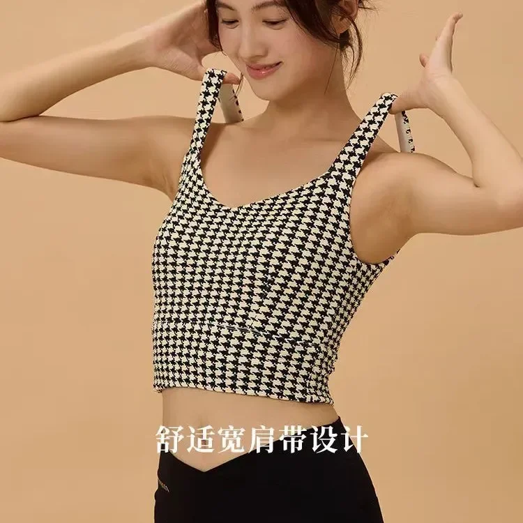 

Новый женский спортивный бюстгальтер на бретелях, топ для йоги с перекрещивающейся спиной, бесшовный жилет для тренировок для фитнеса, сексуальный завязанный дизайн, встроенная поддержка