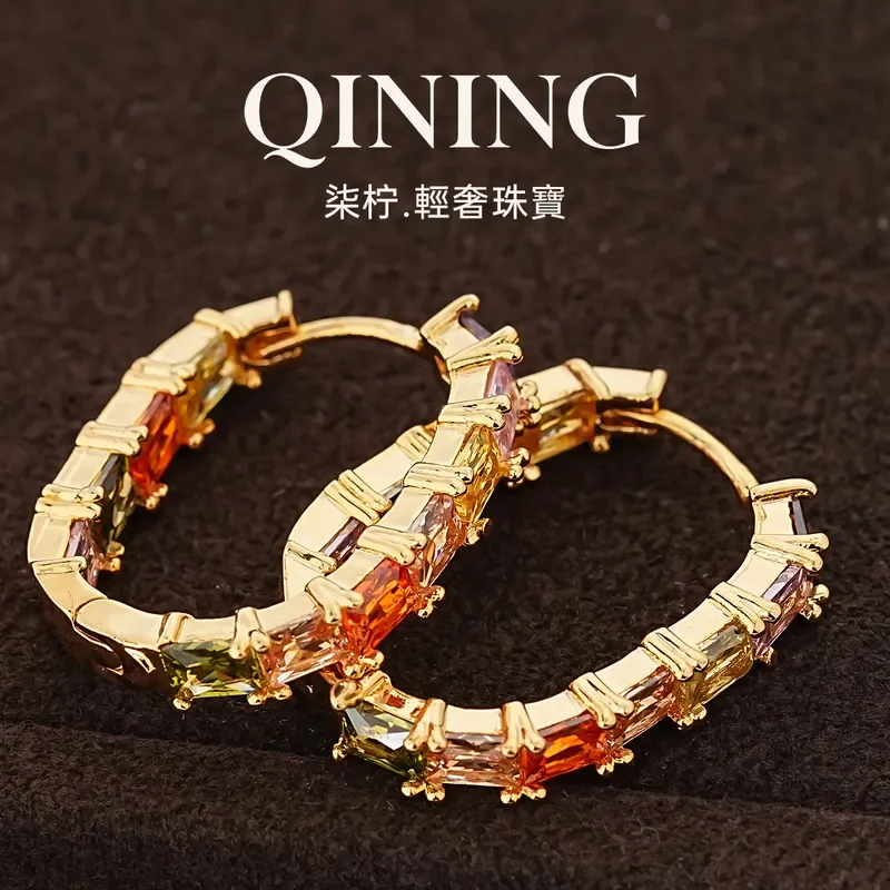 Tuscany, full of diamonds, super flash geometric ear buckles, retro court style, noble earrings, light luxury niche earrings