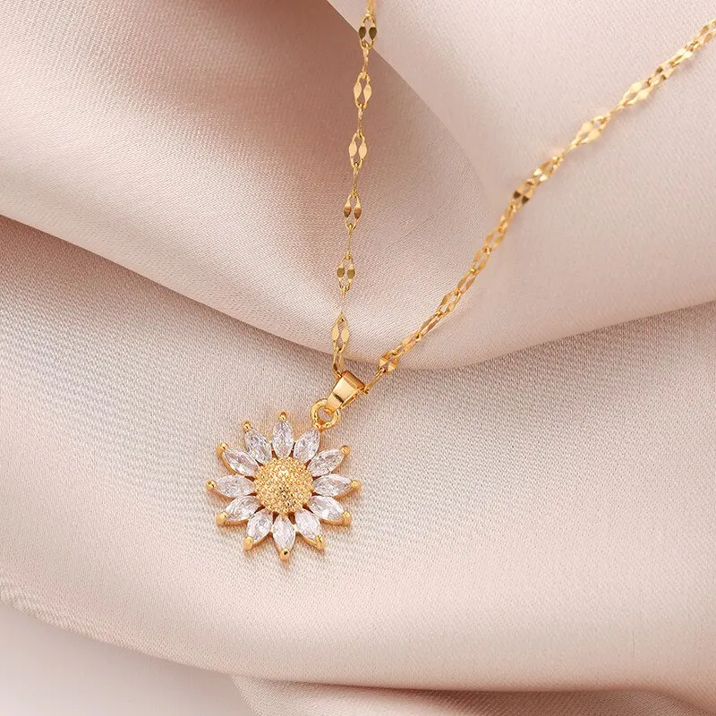 1PCS Gold-color Necklace Ladies Light Luxury Style Flower Pendant Inlaid Zirconia Titanium Steel Chain Holiday Jewelry