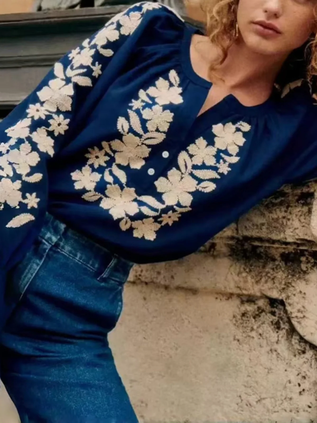 

Новая женская хлопковая рубашка MaSande Осень-Зима с вышивкой, круглым вырезом, на одной пуговице, прямого кроя, для офиса...