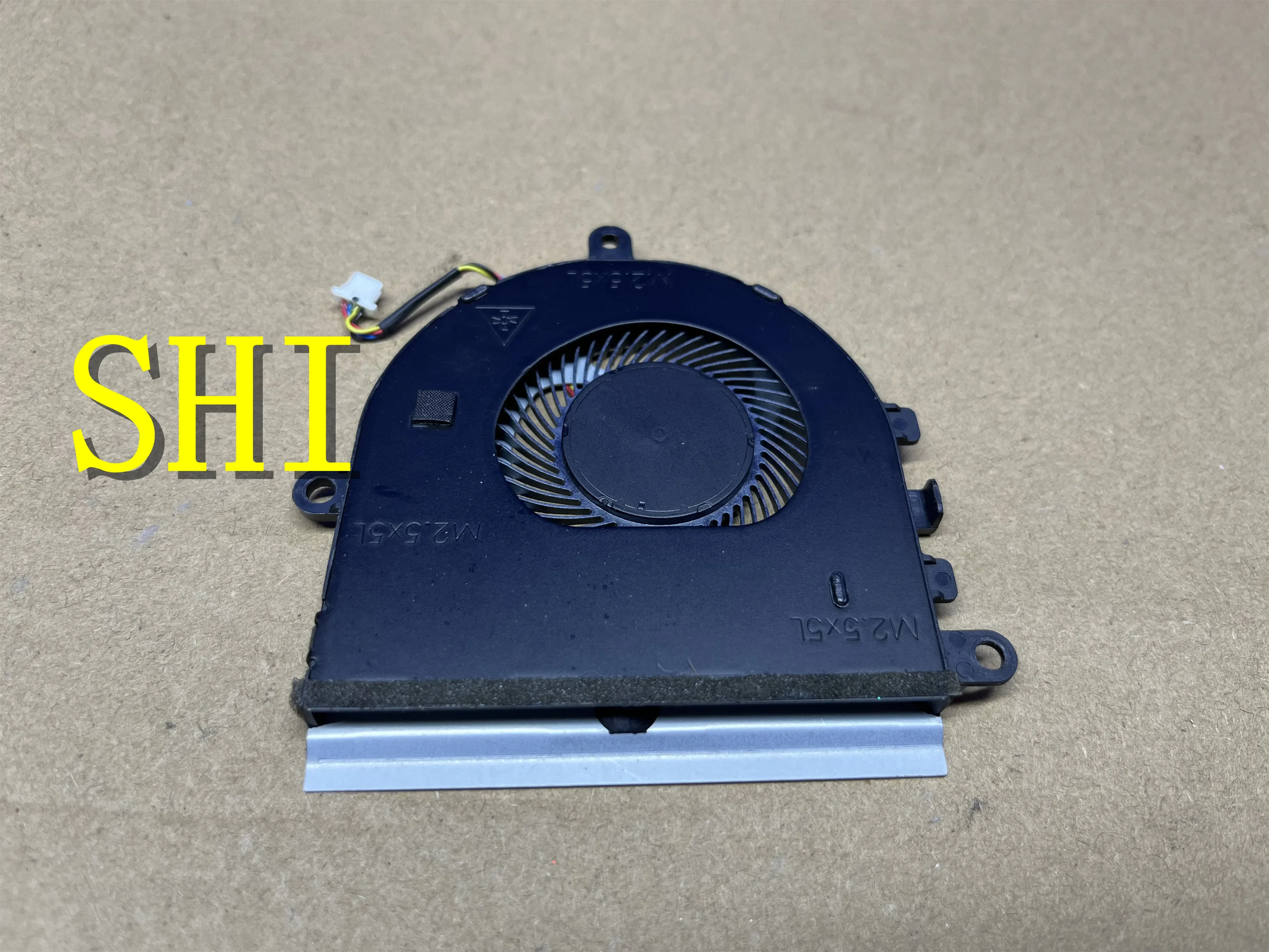 07MCD0 Used FOR Laptop Cpu cooling fan For Dell Inspiron 5570 15-5575 15-5570 P75F Vostro 3583 3585 DC28000K7F0 Free Shipping