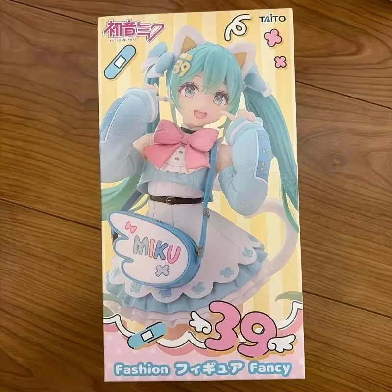 figurine-de-collection-hatsune-miku-version-fantaisie-taito-authentique-et-originale-en-stock