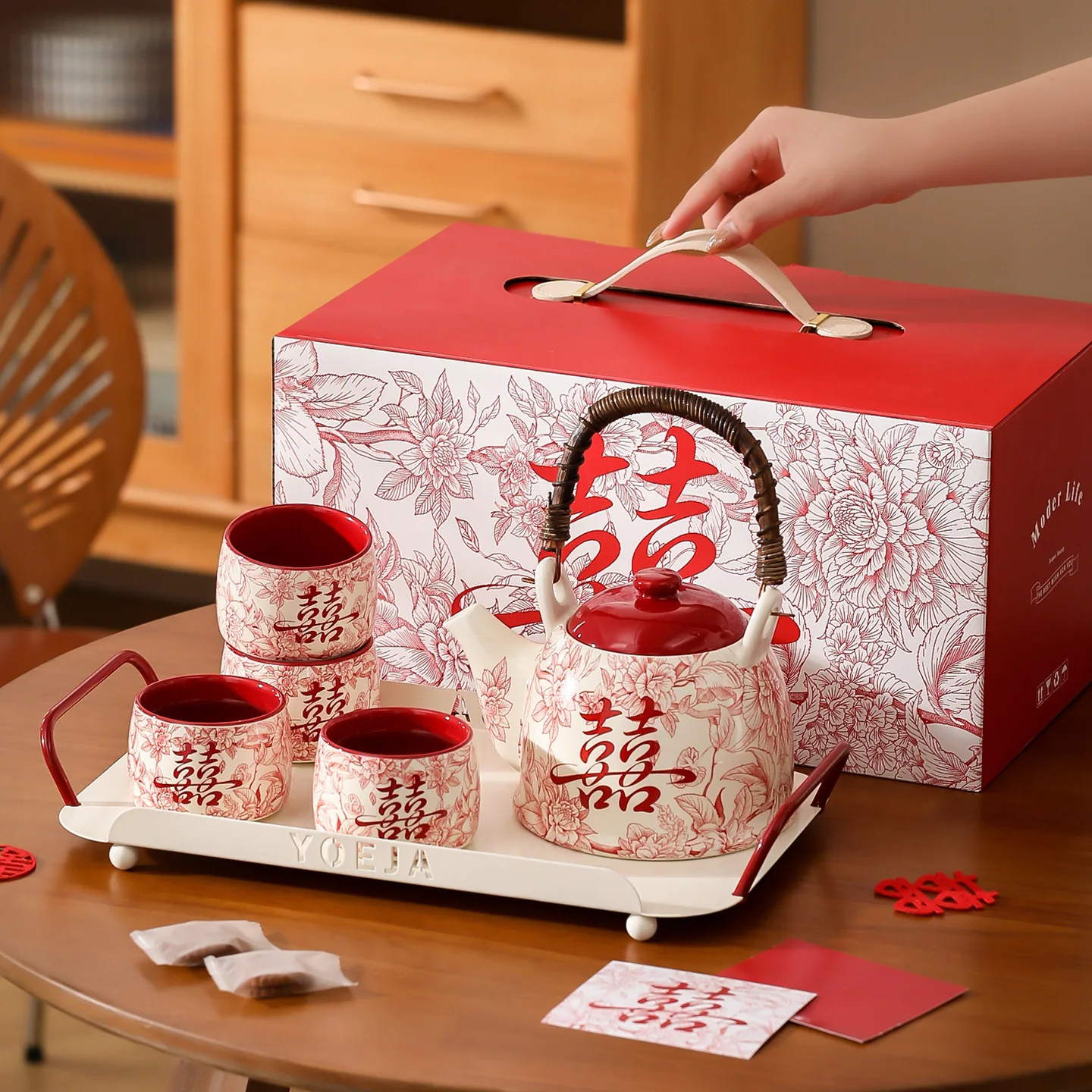 modern-housewife-cerc-waterware-gift-set-wedding-celebration-engagement-present-in-gift-box-wedding-gift-set